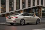 Lexus ES300h 2018 года (AU)